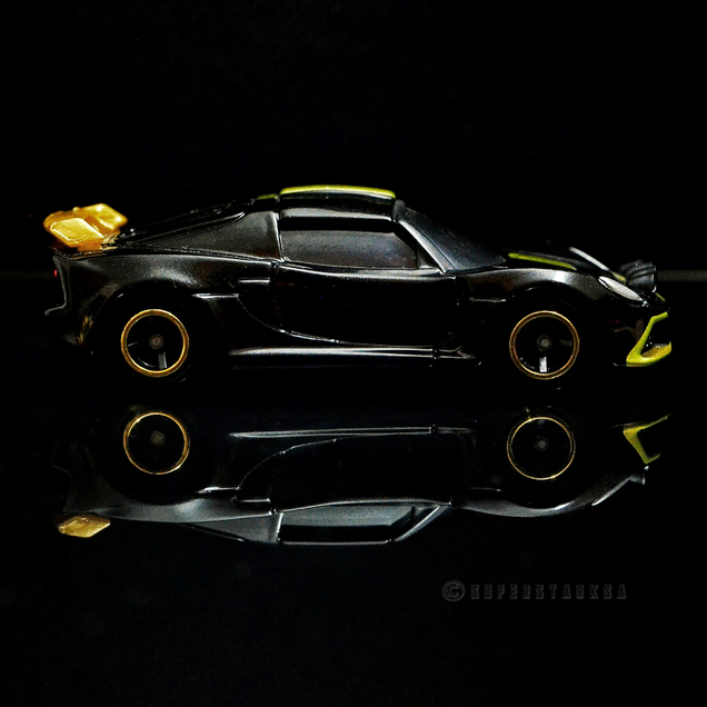 Illustration for article titled Thursday on the Thames Obsure Rally Edition - Lotus Exige R-GT
